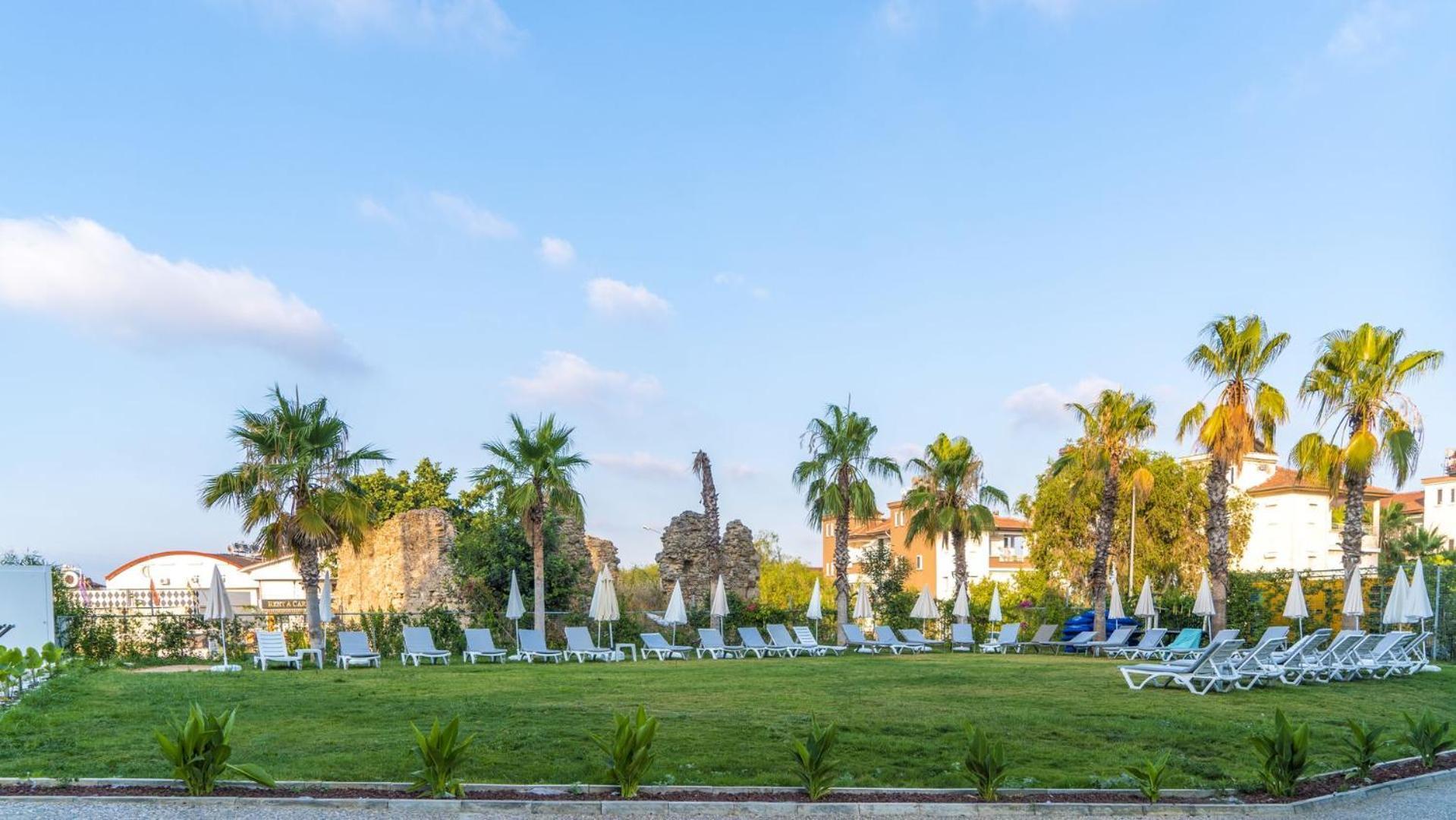 Hotel Square 4*