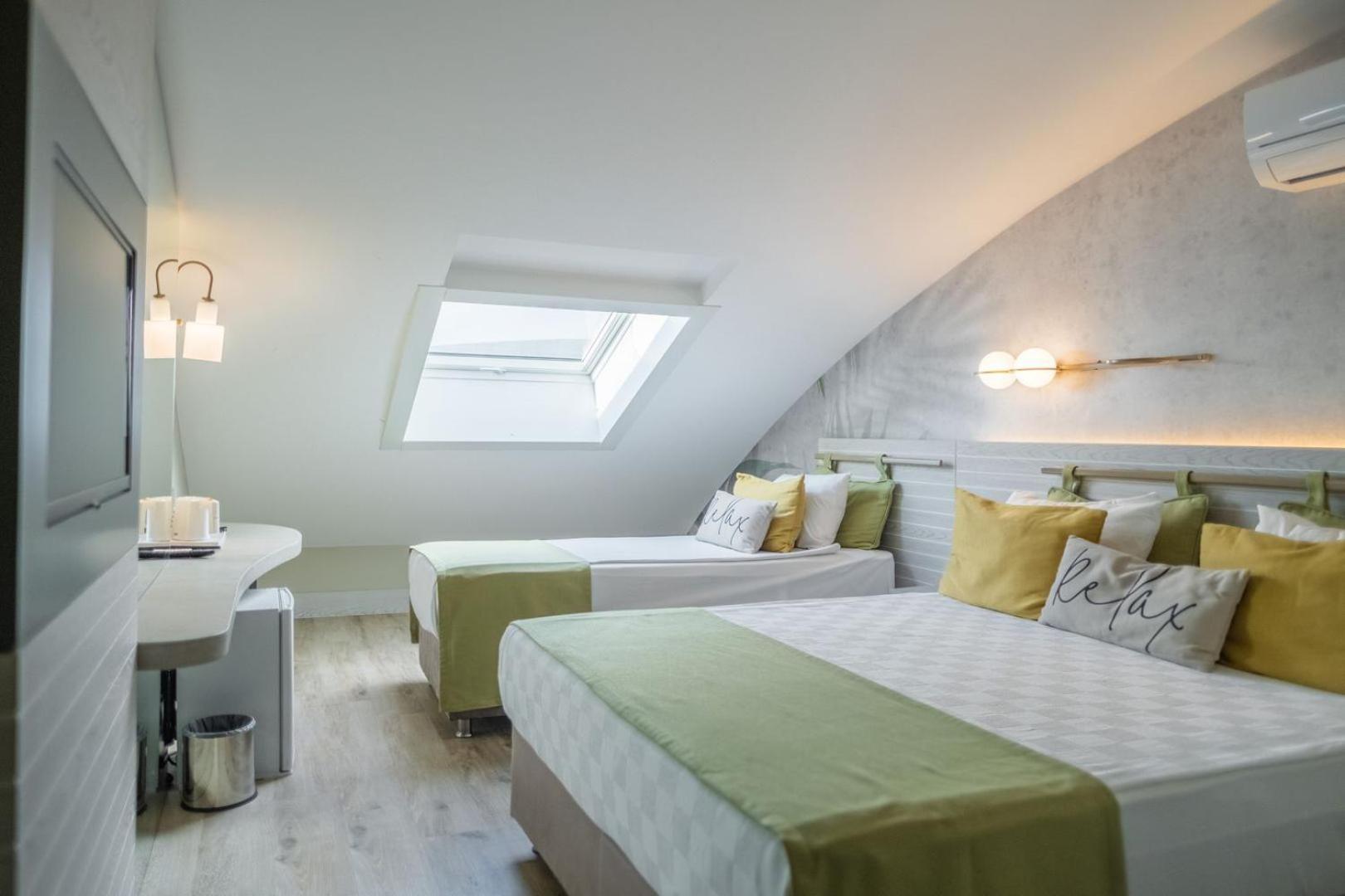 Square Hotel 4*
