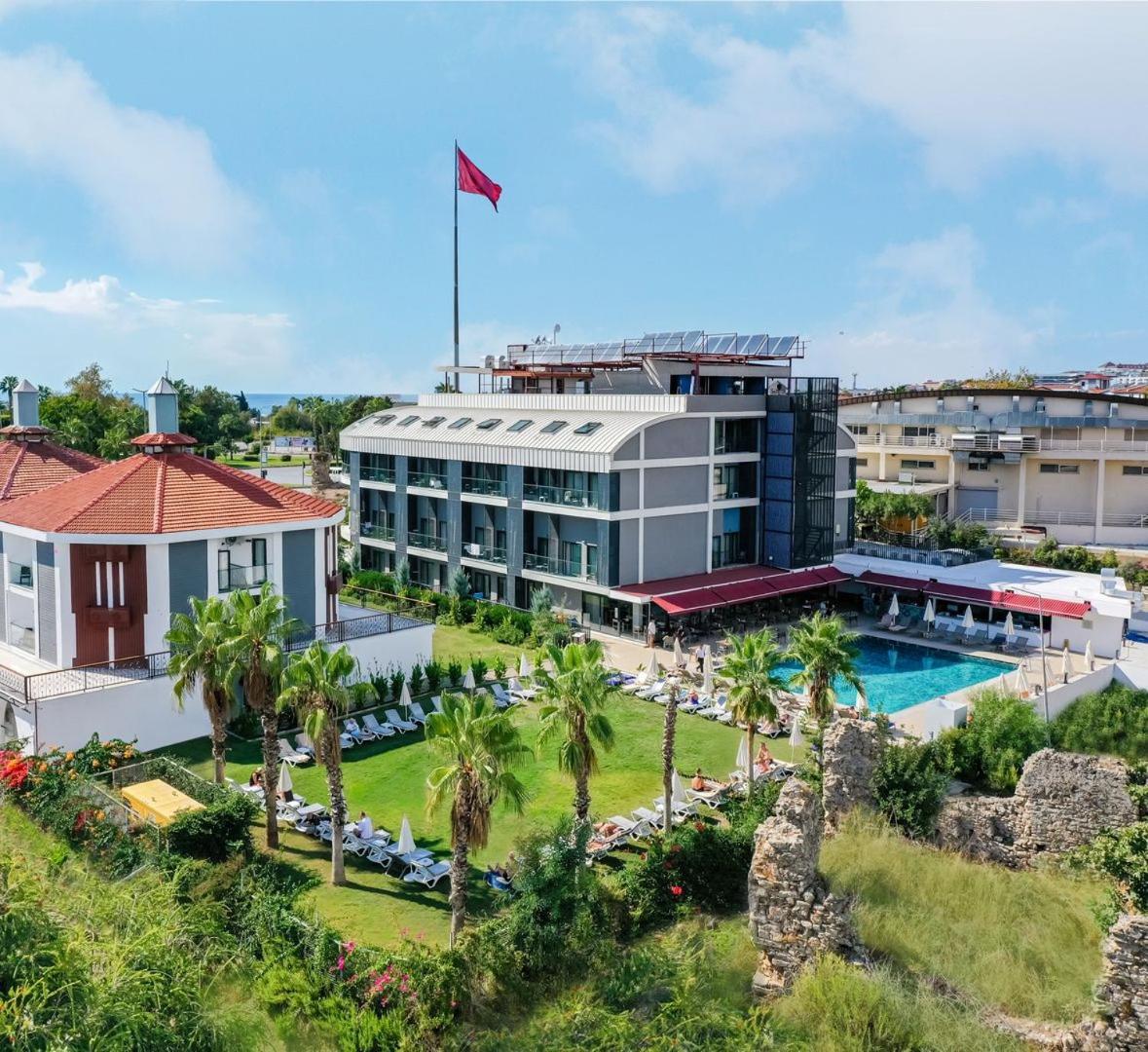 Square Hotel